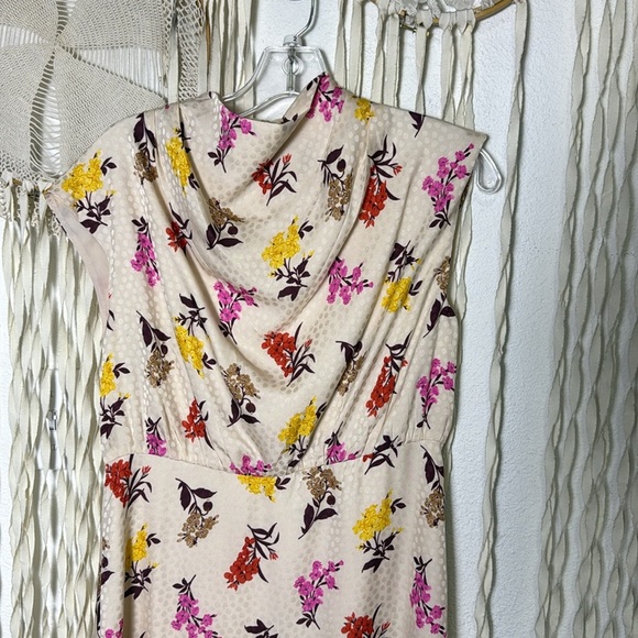 Ann Taylor NWT Ivory Floral Print Silky Mini Dress Size 2 - Picture 3 of 15